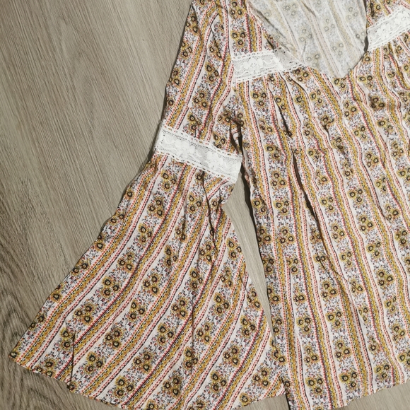 Modcloth novelty bells and giggles bell sleeve top - Picture 7 of 8